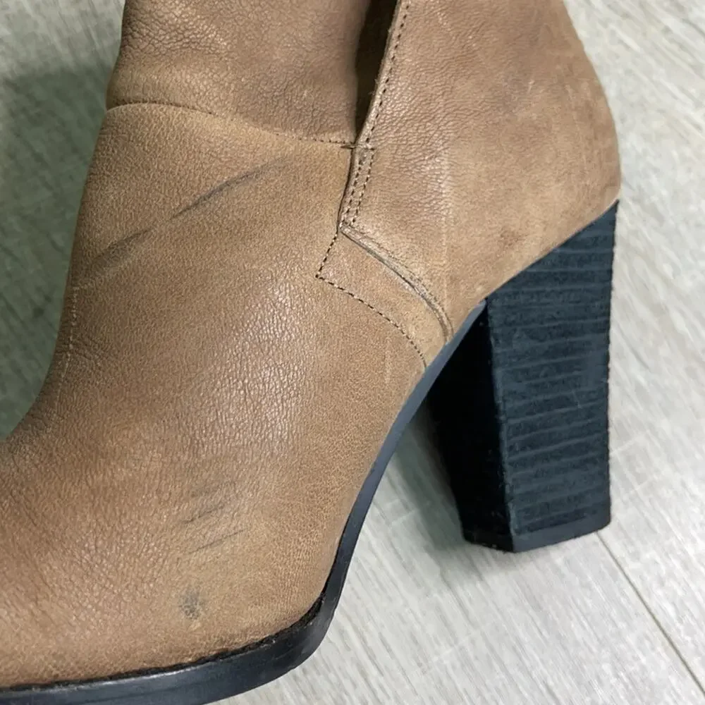 VINCE CAMUTO Ristin Brown Leather Ankle Bootie